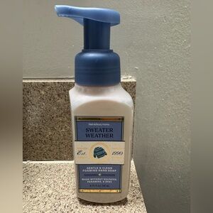 Bath & Body Works Sweater Weather Hand Soap - Blue and White